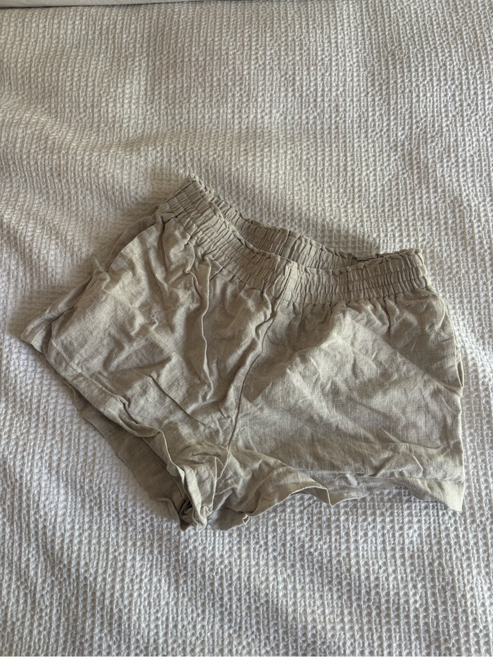 Reformation Neutral Linen Elastic Waist Shorts - small